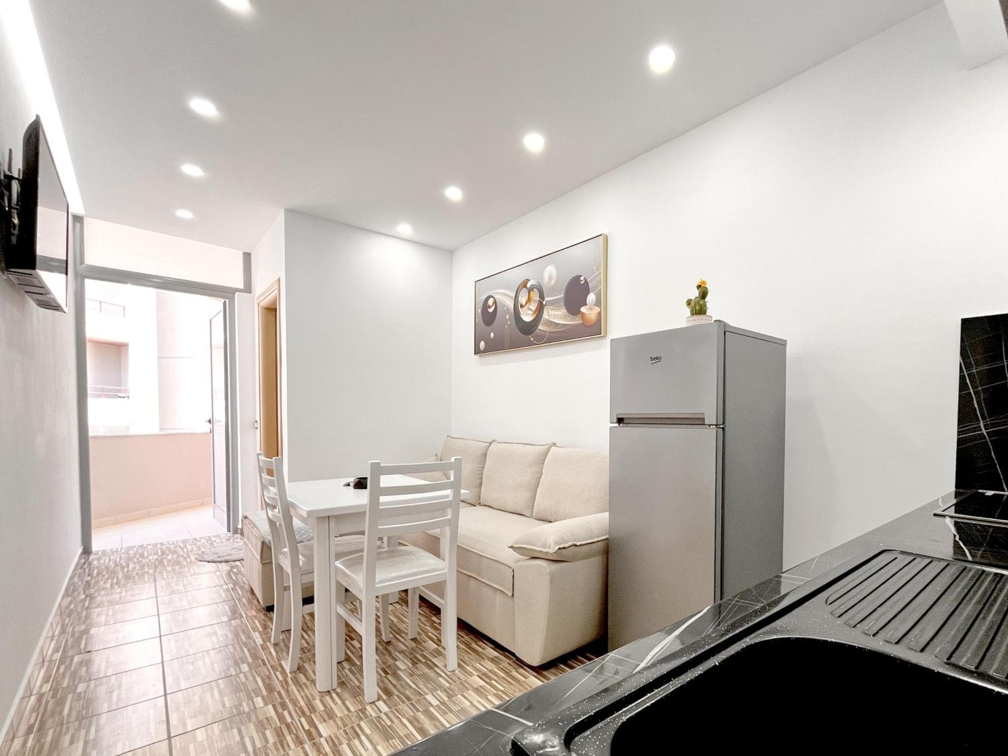 Kam Apartments In The City Center Vlorë Exterior foto